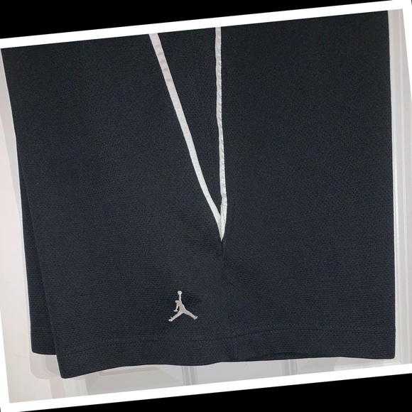 •Jordan Men’s black athletic shorts◾️EUC◾️ - Picture 3 of 3